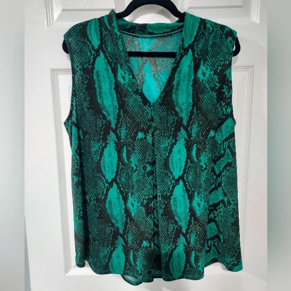 Worthington Green and Black Snakeskin Print V-Neck Sleeveless Blouse Size XXL